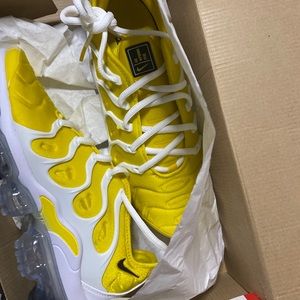 Yellow vapor max